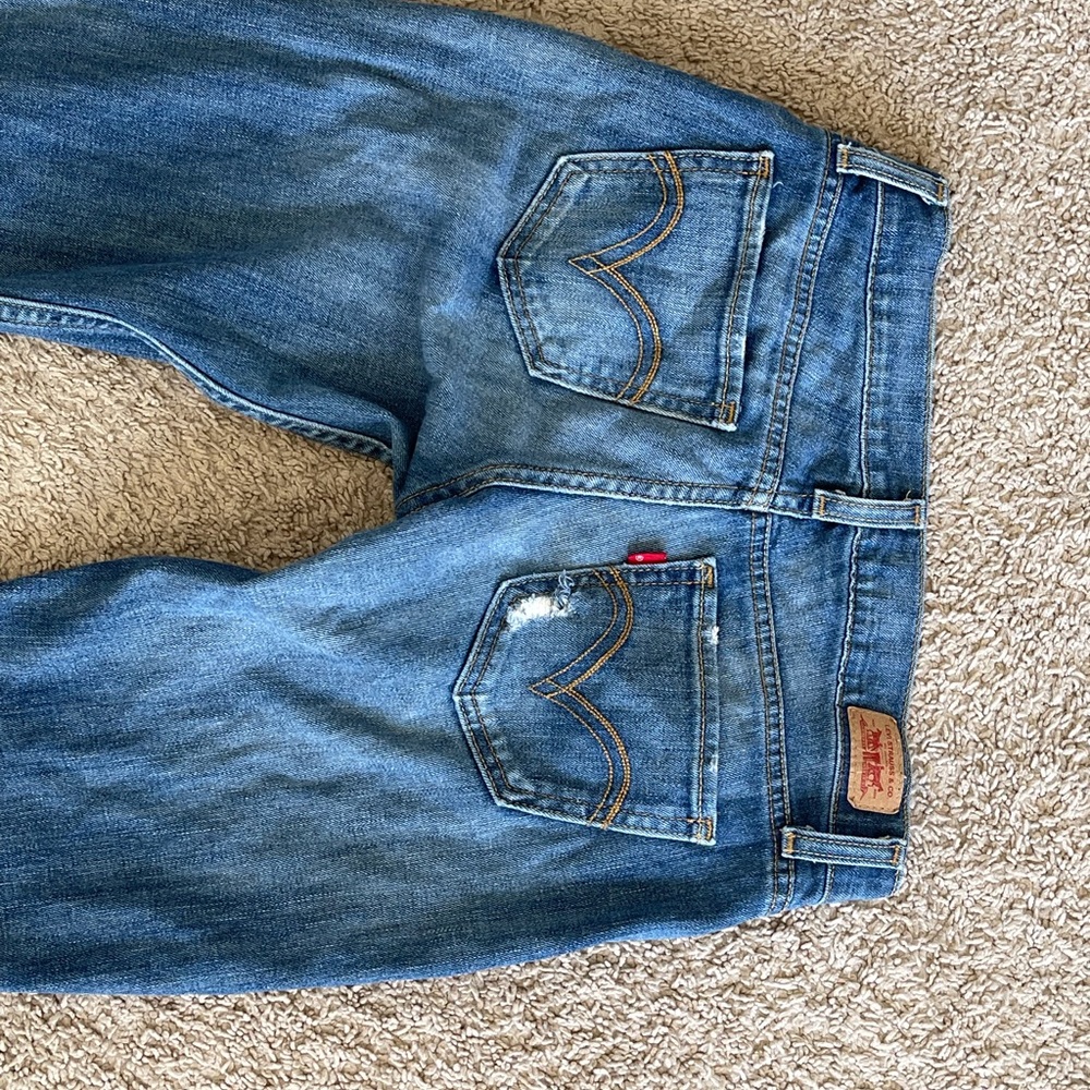 Levis Ripped Jeans! - Picture 3 of 4